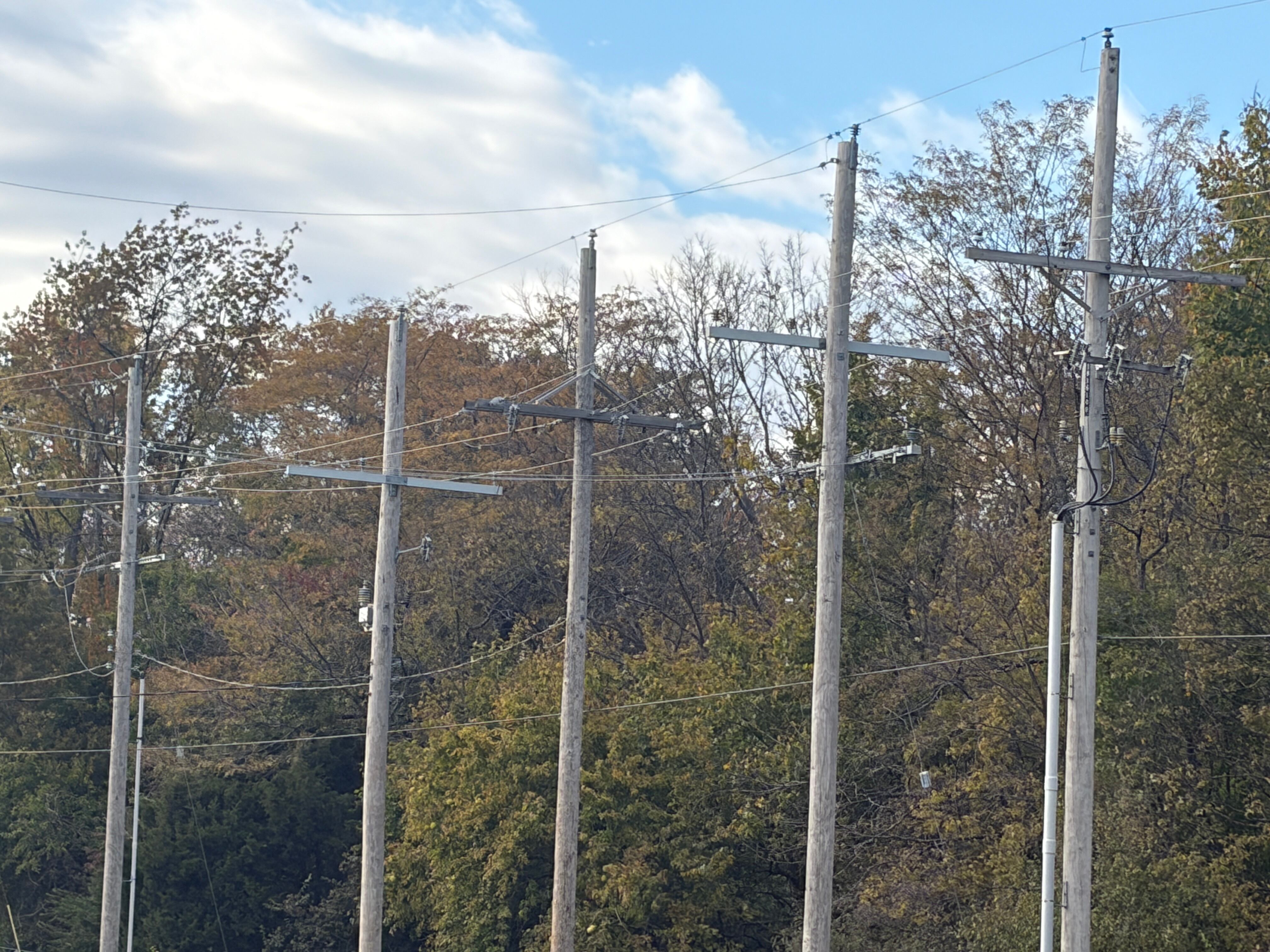 Power outage reported across Bolivar after car crash