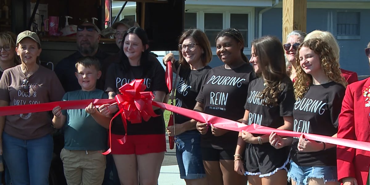 Henderson County Chamber of Commerce cuts ribbon on Pouring Rein Mobile coffee truck