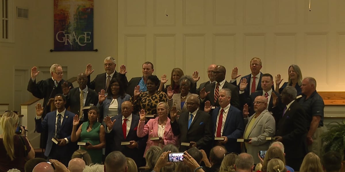 21 Commissioners, 6 Other Officials Take Oath of Office in Madison County